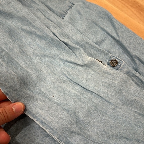 BeachLunchLounge Harlow Denim Shirt Medium Wash Frayed Trim Size Small - Picture 12 of 13
